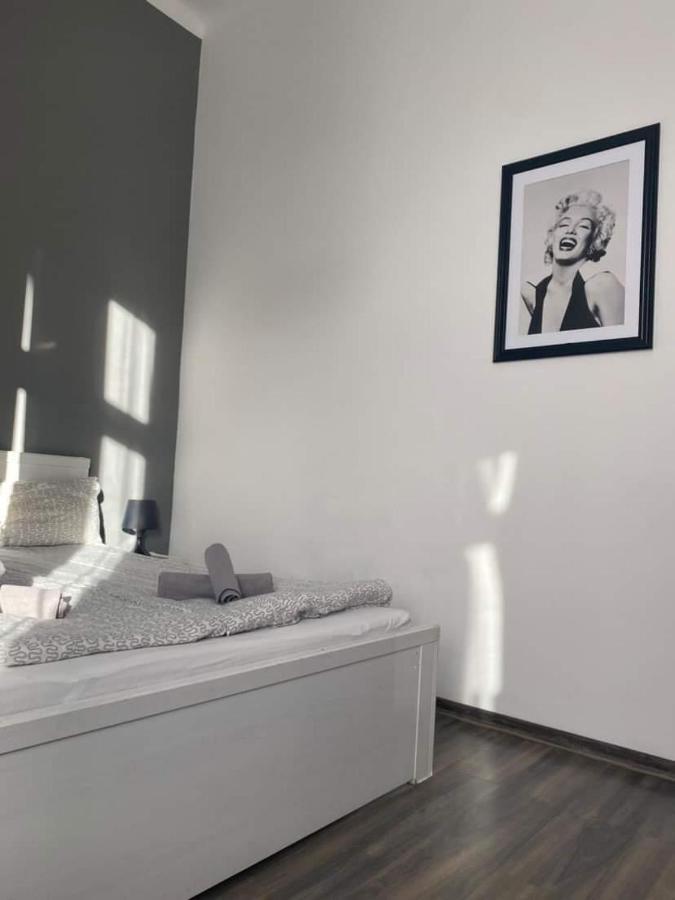 Apartament Szafir เชชูฟ ภายนอก รูปภาพ
